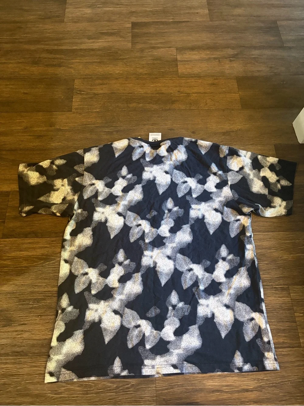 Adidas Originals Men's Winter Leaves Allover Print Activewear Causal Tee Large